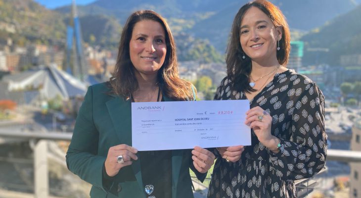 Andbank recauda más de 8.000 euros con la venta de una pulsera solidaria a favor del cáncer infantil