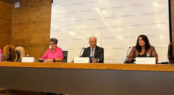 Andbank presenta el nuevo Banco de Pelucas Solidarias