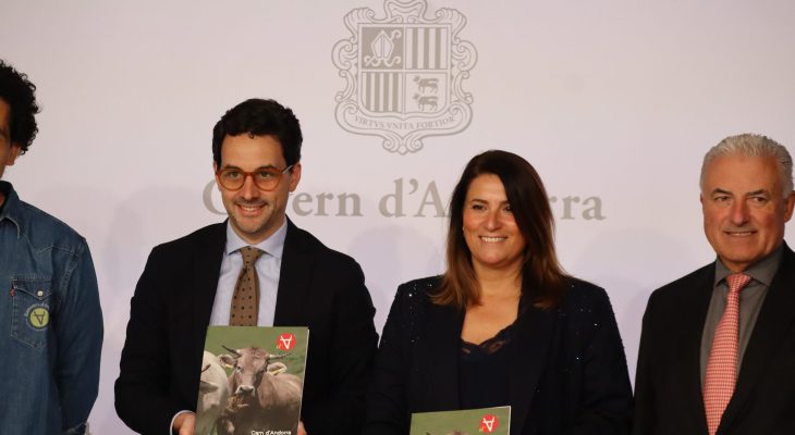 El Gobierno renueva el convenio de colaboración con Andbank para ampliar la distribución de Carne de Andorra en los centros escolares